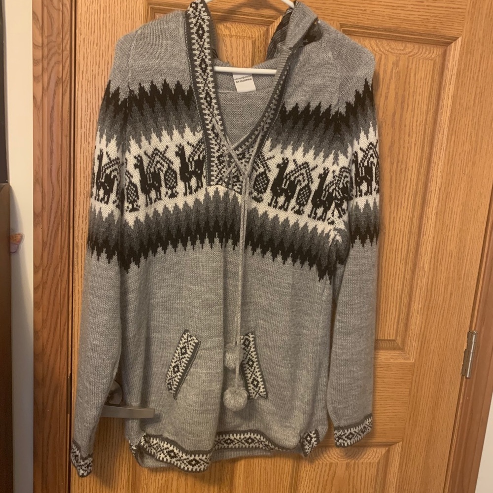 Gray sweatshirt